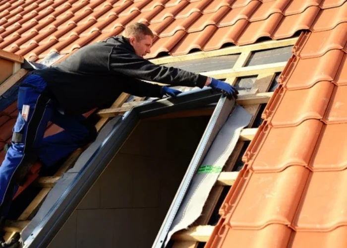 Poste de velux BJK Toiture